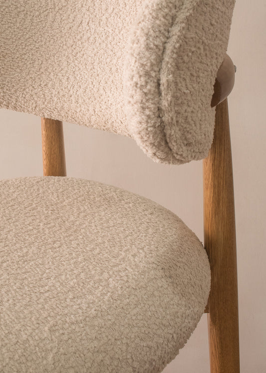 Silla de barra en madera con tela ovejera