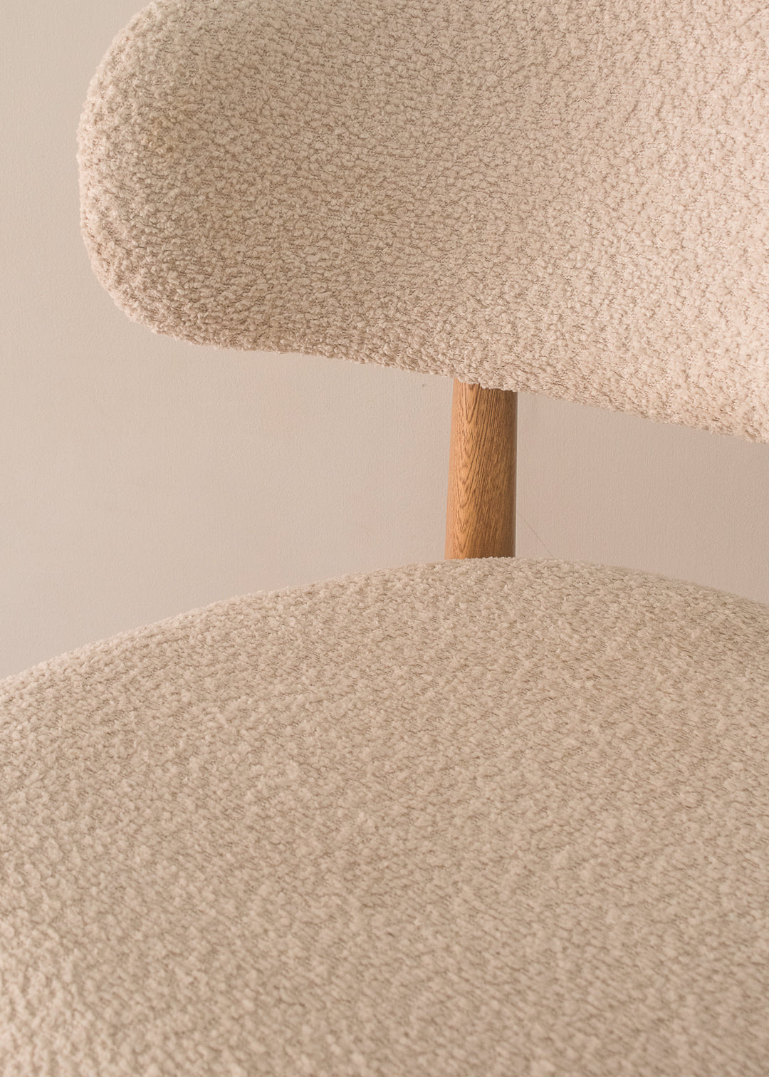 Silla de barra en madera con tela ovejera