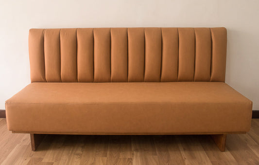 Sofa base en Madera y  tapizado cuero vegano acanalado